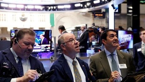 Dow Closes at Record, Nasdaq Slides as Markets Parse Fed Governor Remarks, Earnings